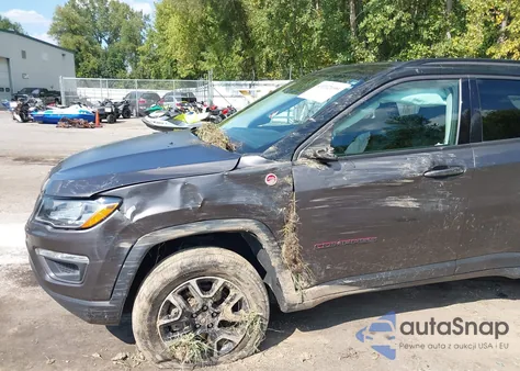 2021 Jeep Compass Trailhawk 4X4 z USA, uszkodzony, nr VIN 3C4NJDDB5MT556478